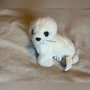 Vintage Snowy Seal Heritage Collection